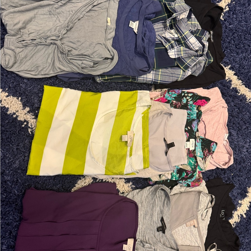 Bundle of 12 women’s business casual tops -  xs/s